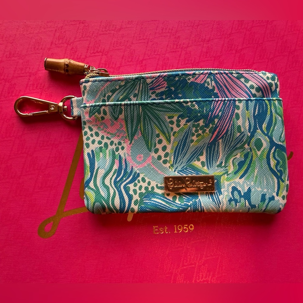 Lilly Pulitzer Zip Top Wallet in Botanical Green Print GWP